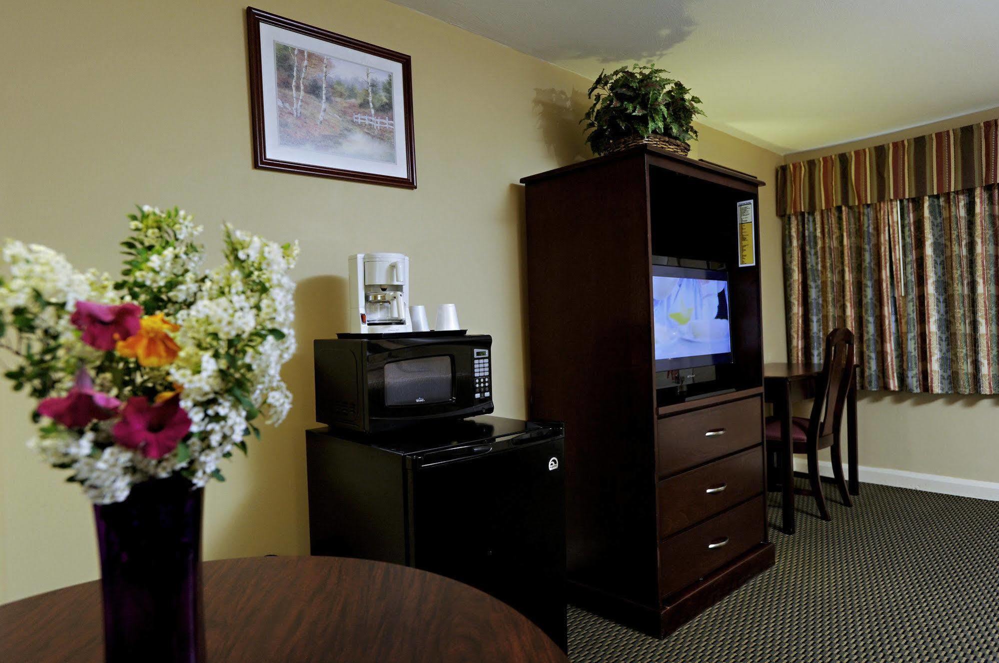 Mt. Madison Inn&Suites Gorham Extérieur photo