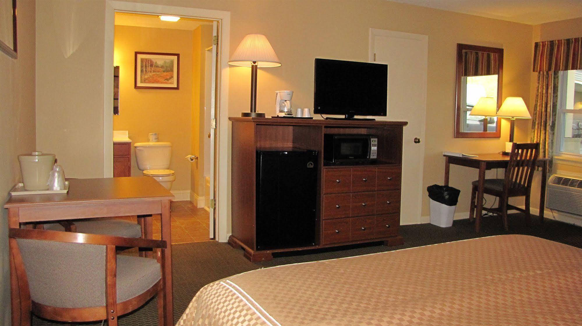 Mt. Madison Inn&Suites Gorham Extérieur photo