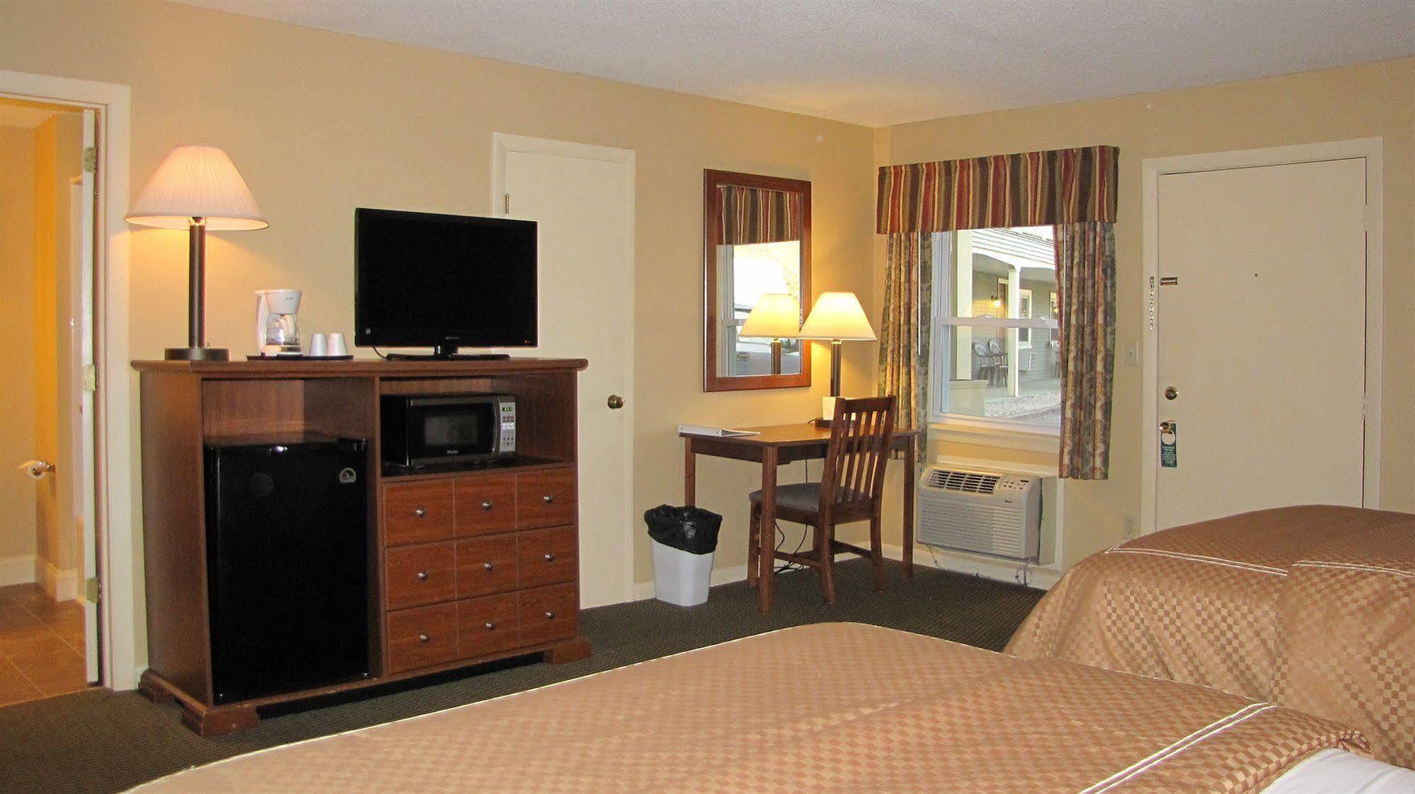 Mt. Madison Inn&Suites Gorham Extérieur photo