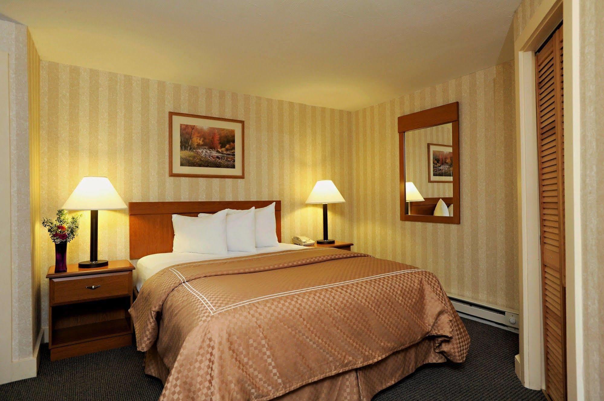 Mt. Madison Inn&Suites Gorham Extérieur photo