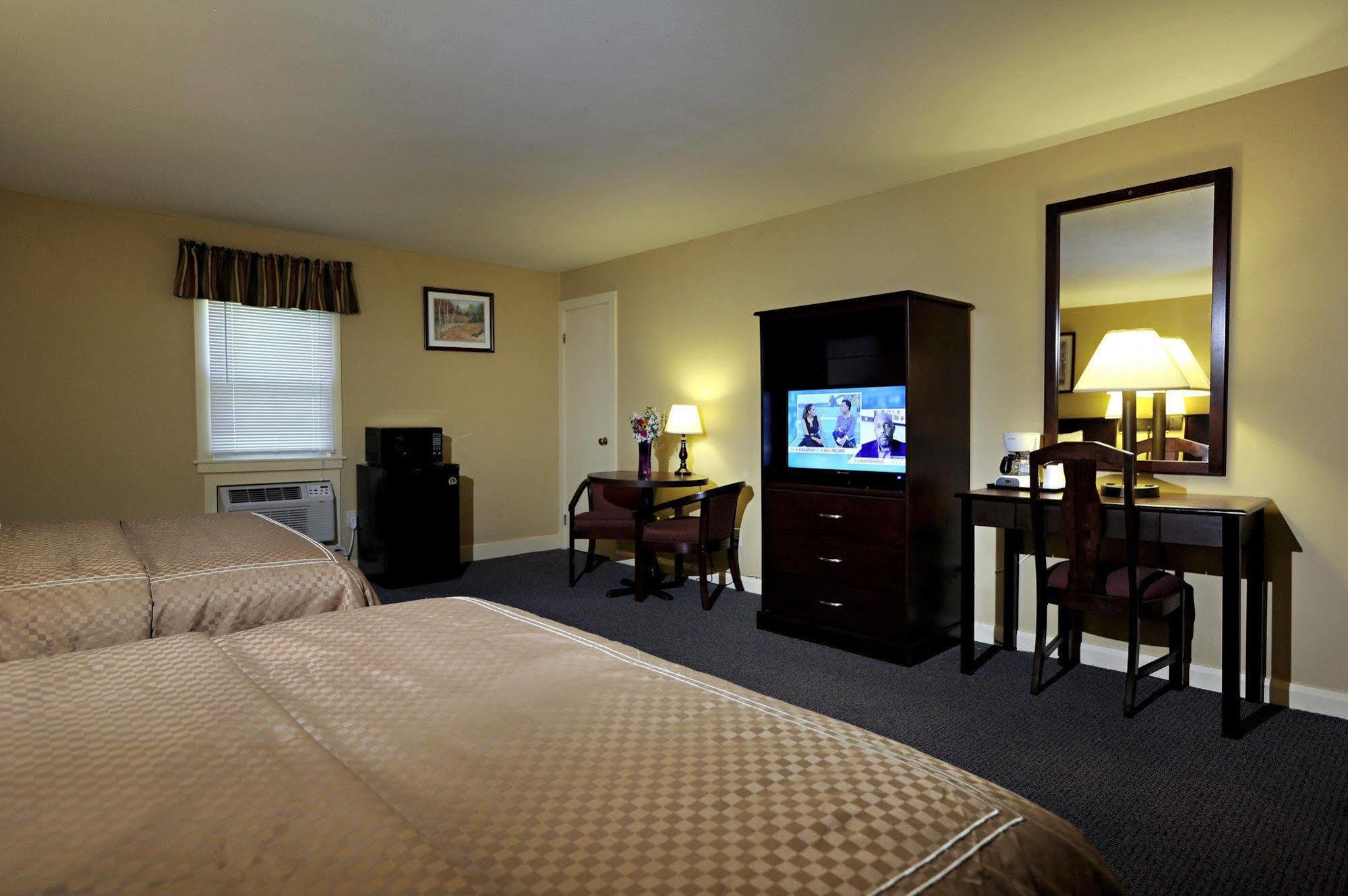 Mt. Madison Inn&Suites Gorham Extérieur photo
