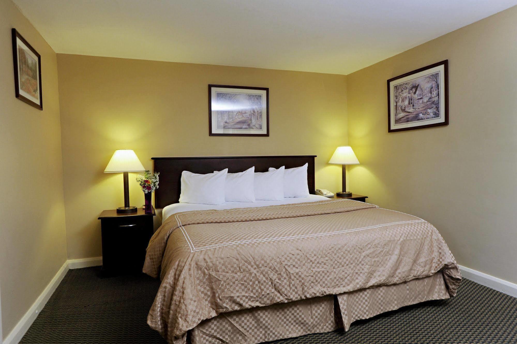 Mt. Madison Inn&Suites Gorham Extérieur photo