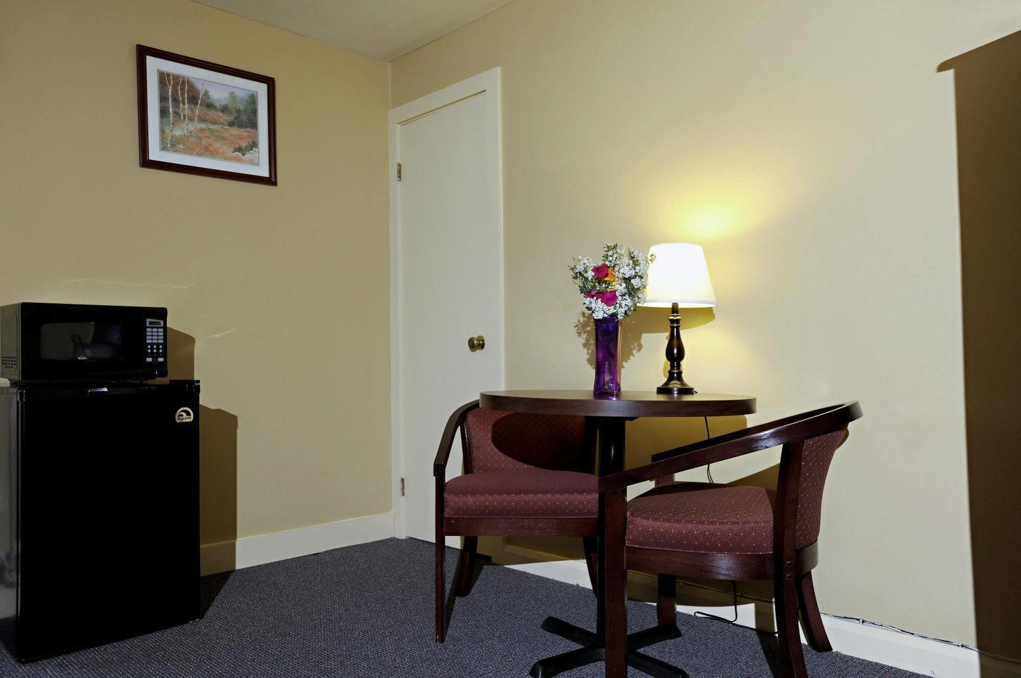 Mt. Madison Inn&Suites Gorham Extérieur photo