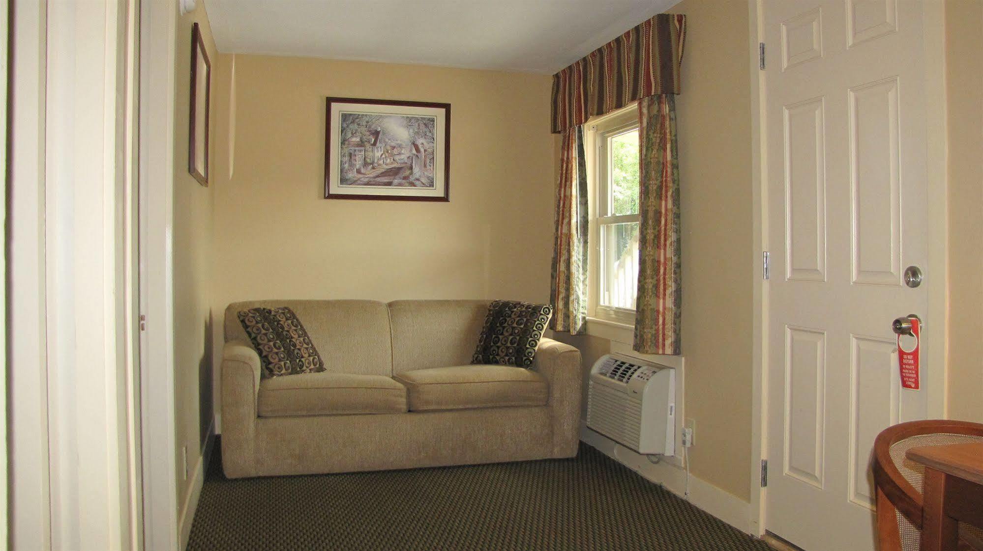 Mt. Madison Inn&Suites Gorham Extérieur photo