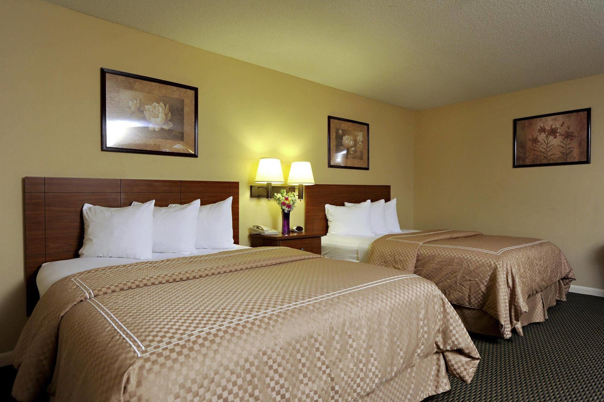 Mt. Madison Inn&Suites Gorham Extérieur photo