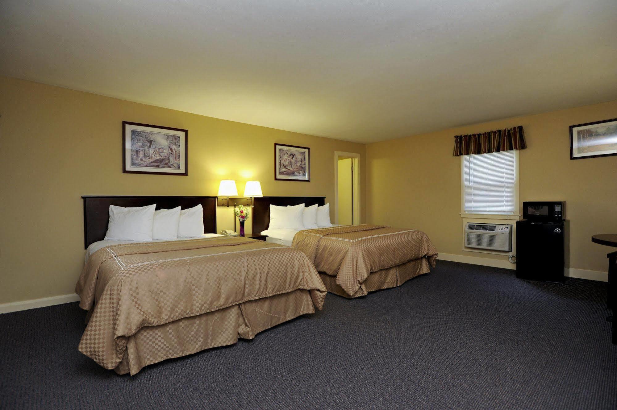 Mt. Madison Inn&Suites Gorham Extérieur photo