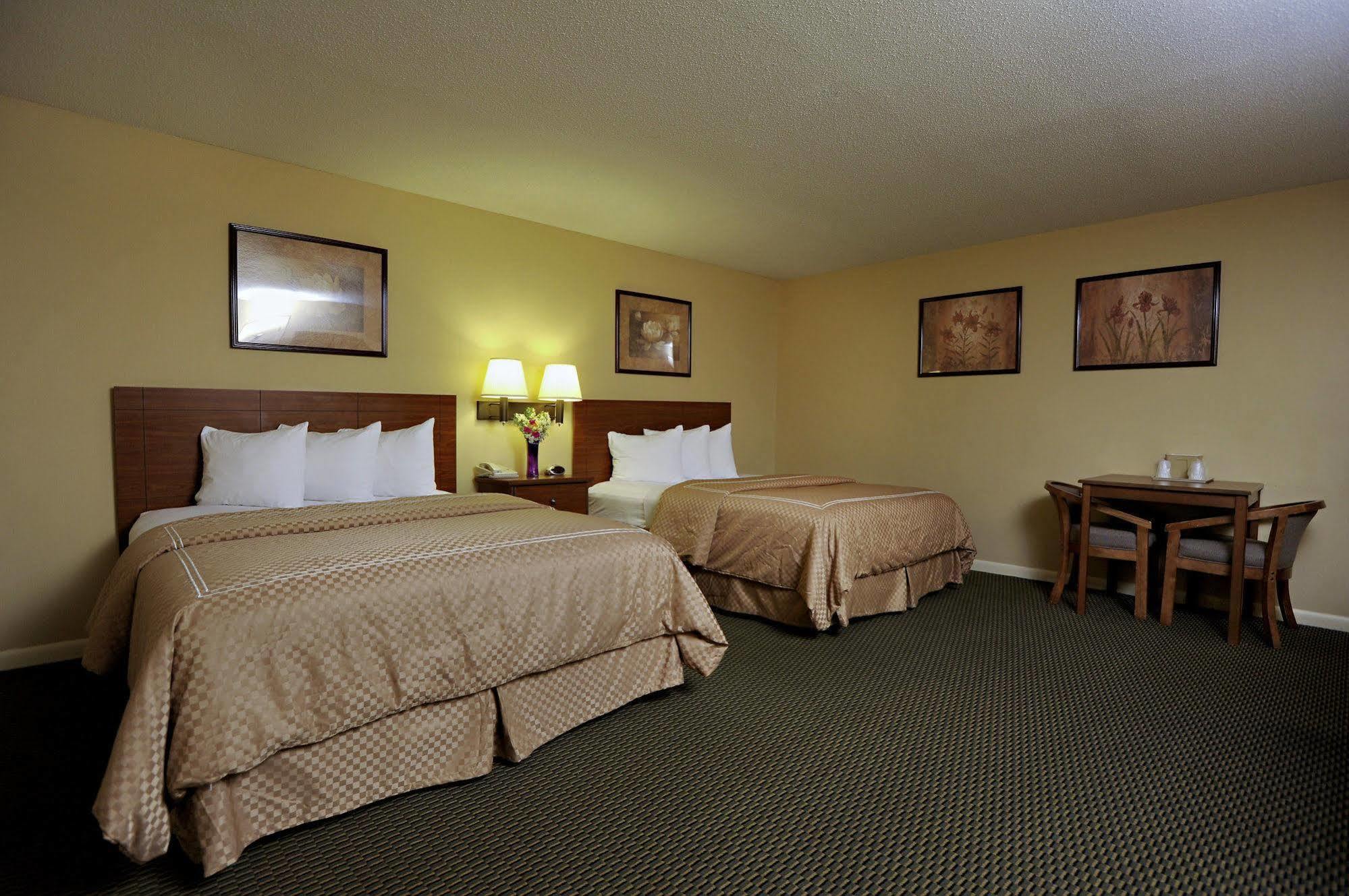 Mt. Madison Inn&Suites Gorham Extérieur photo