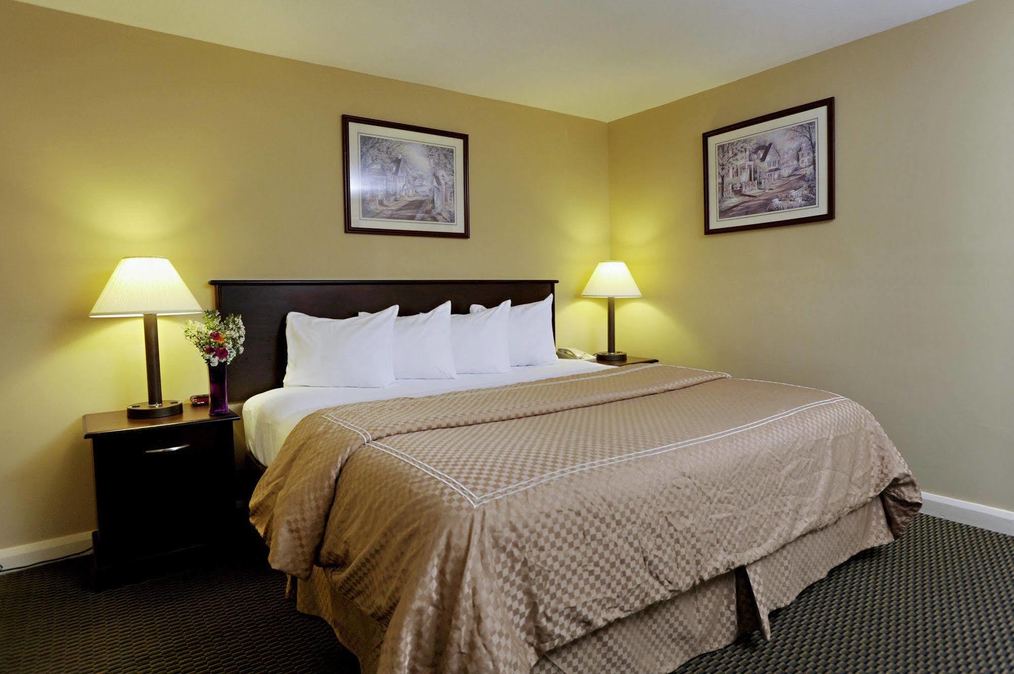 Mt. Madison Inn&Suites Gorham Extérieur photo