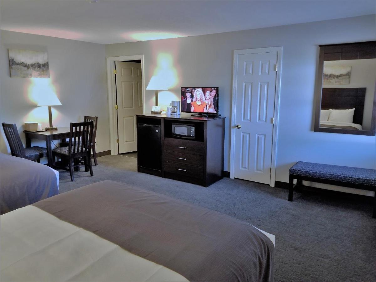 Mt. Madison Inn&Suites Gorham Extérieur photo