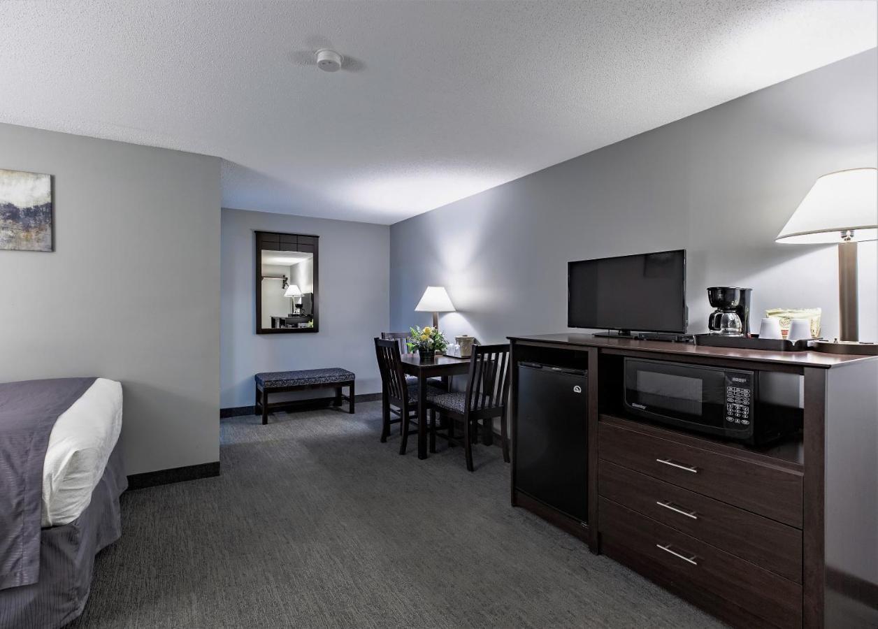 Mt. Madison Inn&Suites Gorham Extérieur photo